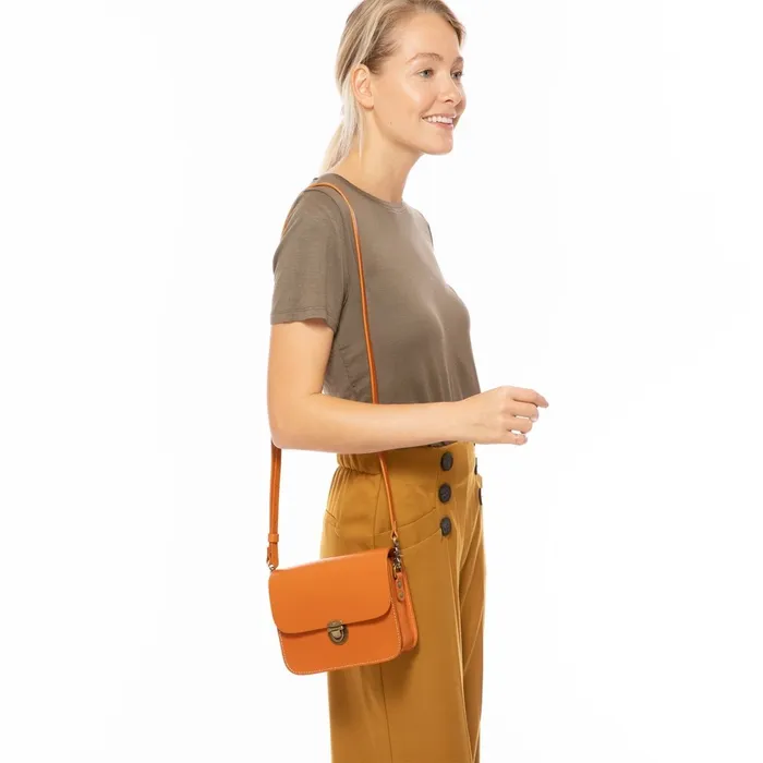 Amethyst Mnemosyne Restraints Nanah Light Brown Leather Crossbody Bag